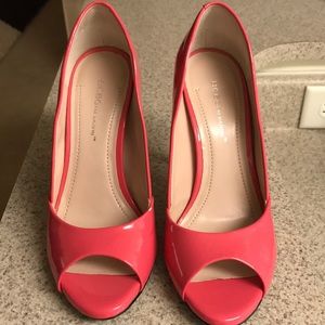 Peep toes shoes